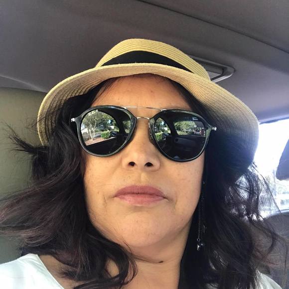 Meet your Posher, Teodora - Picture 1 of 1